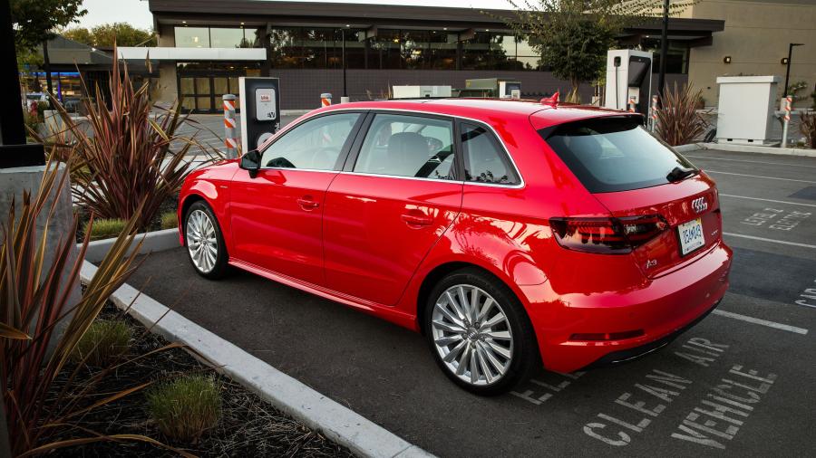  Audi A3 Sportback e-tron (8V) 2015 года  (NA) (фото 13 из 25)